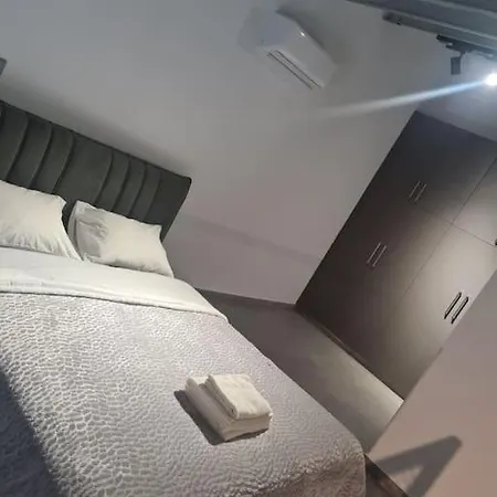 Luxury Brand New 2 Bd Mezonete *